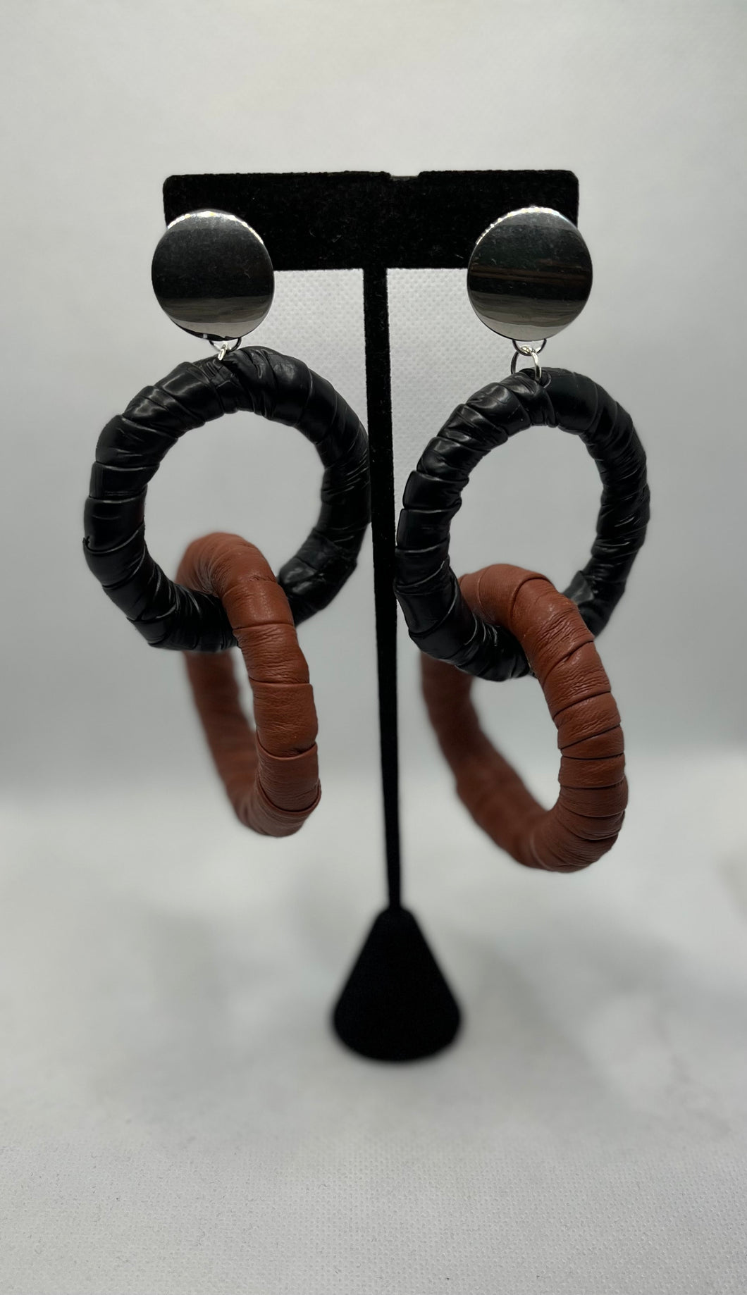 Leather LoopTee Link Earrings- Black/Cognac